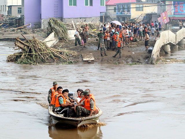 Жертвами наводнений в нескольких провинциях Китая стали 105 человек, еще 115 числятся пропавшими без вести