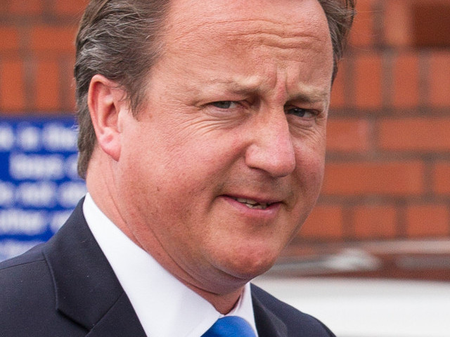 Премьер-министр Великобритании Дэвид Кэмерон вынужден был обратиться в больницу в связи с сильными болями в спине
