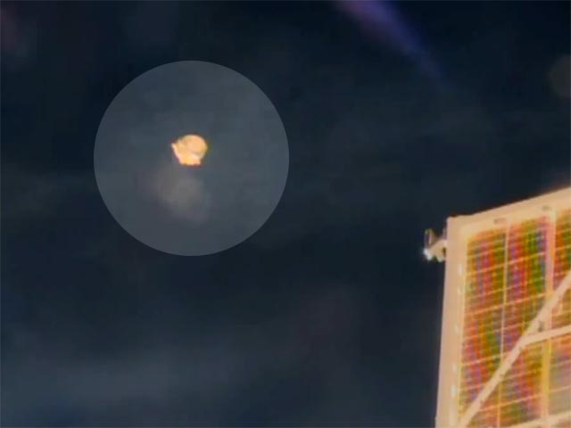 Астронавт NASA заснял "НЛО" возле МКС