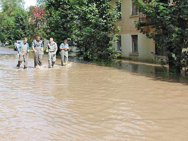 Уровень воды в Амуре у Хабаровска за сутки поднялся всего на 4 сантиметра - до 724 см. Накануне в МЧС даже поспешили рапортовать, что впервые за месяц уровень воды вовсе не вырос