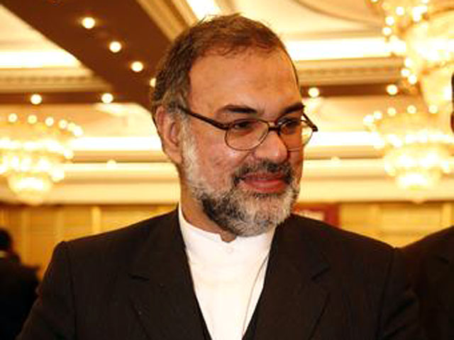 Теперь посол Ирана в России Махмуд Реза Саджади сообщил, что его страна "готова проявить гибкость
