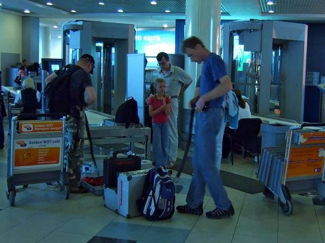 Авиакомпаниям в России могут разрешить не включать перевозку "бесплатного" багажа в тариф билета