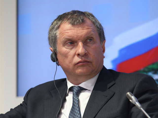 Глава "Роснефти" Игорь Сечин, ставший недавно акционером вверенной ему компании, считает ее акции "недооцененными" и не исключает, что в будущем увеличит свою долю в ней