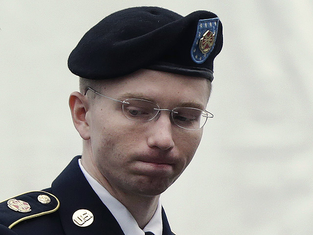 Бывший служащий американской армии Брэдли Мэннинг, осужденный на 35 лет лишения свободы за передачу Wikileaks военных документов, готов сам оплатить себе гормонотерапию для увеличения груди