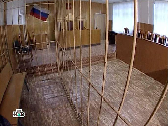 Полицейского в Казани за пытки женщины приговорили к условному сроку. Суд счел, что это лишь "превышение полномочий"