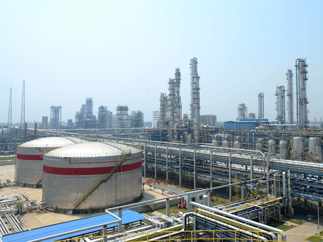 Китайская энергетическая компания Sinopec (China Petroleum and Chemical Corporation) приобретет 33% акций в нефтегазовом бизнесе в Египте американской компании Apache