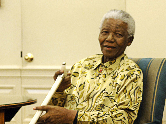 Власти ЮАР опровергли сообщения о выписке Манделы из больницы