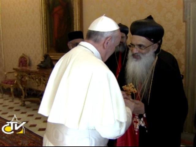 В Ватикане состоялась встреча Папы Франциска с Католикосом Маланкарской православной сирийской церкви Василием Мар Фомой Павлом II