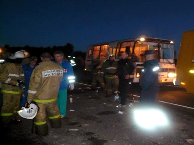 Авиация МЧС готова эвакуировать пострадавших при лобовом столкновении автобусов в Псковской области в больницы Москвы и Санкт-Петербурга