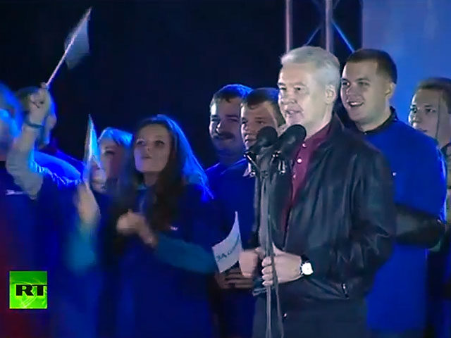 Сергей Собянин появился на концерте в Москве, внезапно оказавшимся митингом его сторонников