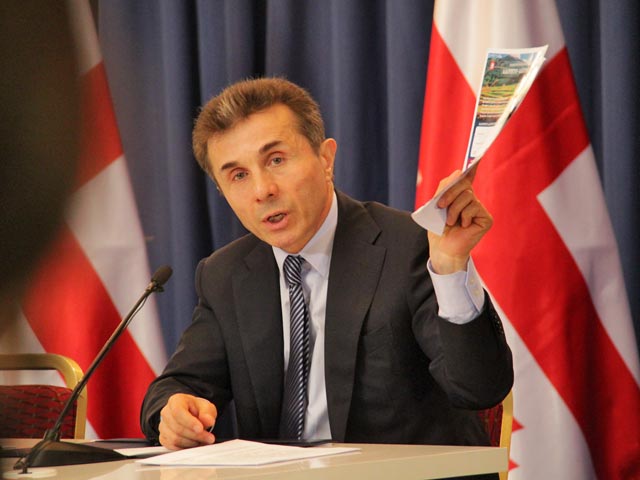 Грузинский премьер-министр Бидзина Иванишвили верен своим планам уйти из большой политики вскоре после своего главного идеологического оппонента, поверженного в политическом плане Михаила Саакашвили