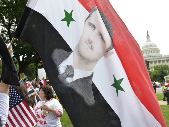 Соединенные Штаты начали поставки некоторых видов вооружений отрядам сирийской оппозиции. Об этом сообщил на пресс-конференции в Вашингтоне представитель Национальной коалиции оппозиционных и революционных сил Сирии (НКОРС) Халид Салех