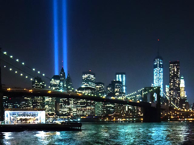 Очередная инициатива, допускающая "теорию внутреннего заговора" разрушения башен Всемирного торгового центра 11 сентября 2001 года, ознаменовала 12-ю годовщину трагедии
