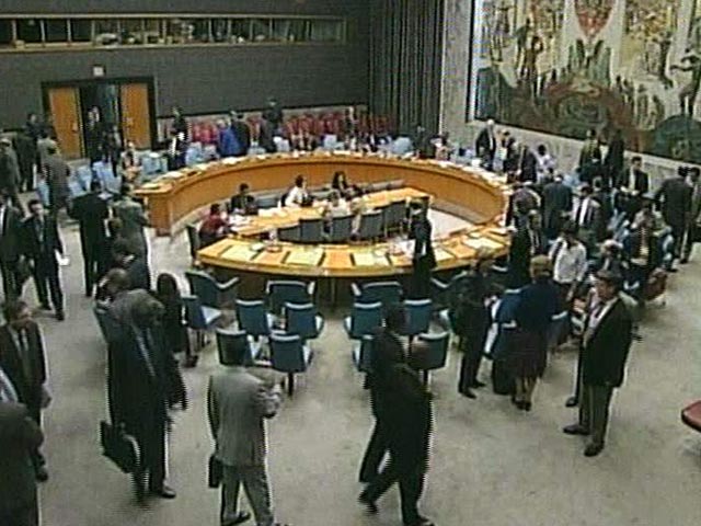 Пять постоянных членов Совета Безопасности ООН - Россия, Китай, Великобритания, США и Франция - проведут сегодня закрытое совещание по проекту резолюции по химическому оружию в Сирии, предложенному Парижем