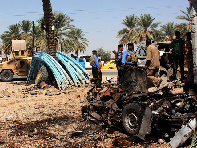 Новый взрыв прогремел в пятницу в деревне Умм аль-Адхам на окраине города Баакуба, расположенного в 60 км к северу-востоку от Багдада