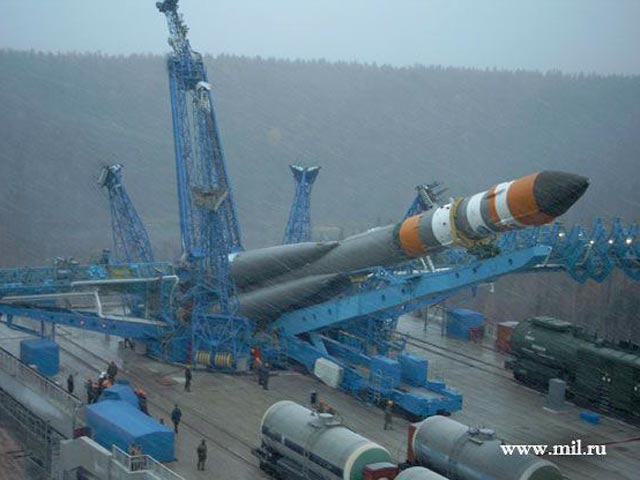 Запланированный на октябрь пуск легкой ракеты-носителя "Союз-2.1В" перенесен в связи с ежемесячной корректировкой планов и состоится в третьей декаде 2013 года