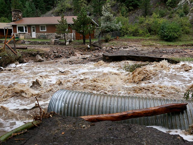 Неизвестна судьба 172 жителей округа Боулдер американского штата Колорадо, столкнувшегося с крупнейшим за 40 лет наводнением