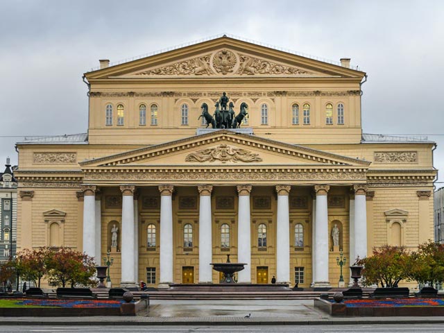Большой театр будет продавать "социальные" билеты - от 100 рублей
