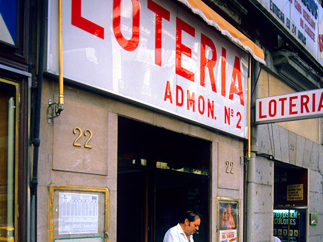 В Испании разыскивают хозяина лотерейного билета, забытого в одной из торговых точек города Ла-Корунья