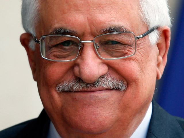 Глава Палестинской национальной администрации Махмуд Аббас уговорил Израиль и Египет смягчить пограничные санкции в отношении сектора Газа, где у власти находится оппозиционное исламистское движение "Хамас".