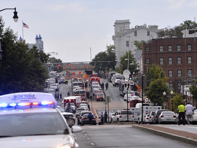 Департамент полиции, который отвечает за охрану правительственных зданий в Вашингтоне, начал внутреннее расследование о бездействии спецгруппы во время стрельбы в здании адмиралтейства