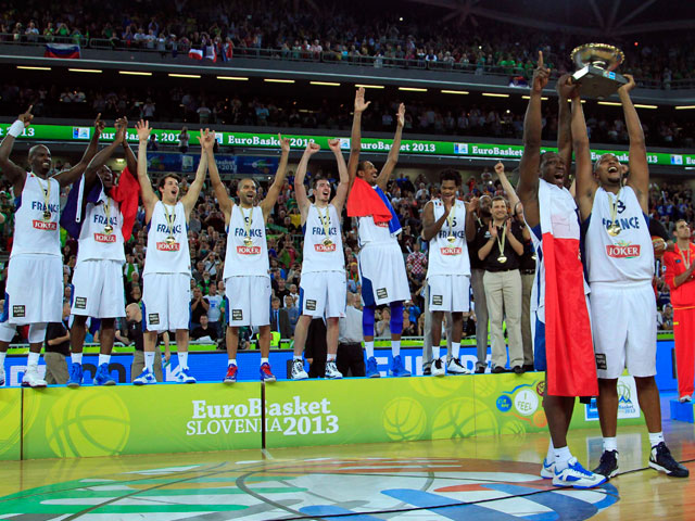 Французские баскетболисты впервые стали чемпионами Европы