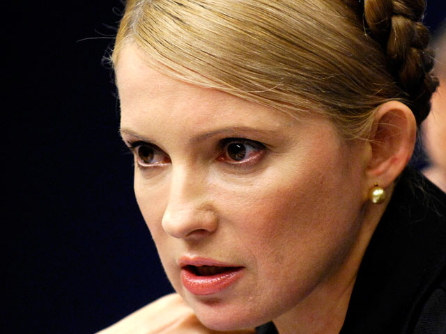 Экс-премьер Украины Юлия Тимошенко в понедельник опять не явилась на процесс по делу о финансовых злоупотреблениях корпорации "Единые энергетические системы Украины" 