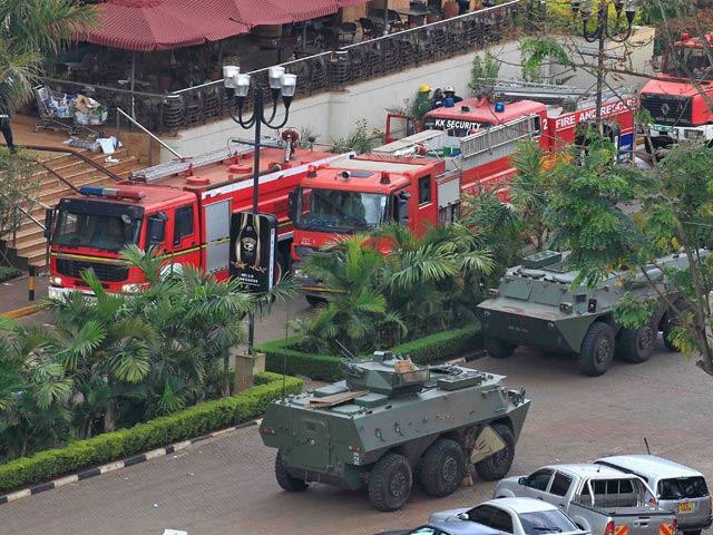 На исходе третьего дня осады кенийскими силовиками торгового центра Westgate в Найроби, днем в субботу захваченного террористами из межнациональной группировки "Аш-Шабаб", правоохранителям и военным удалось взять здание под свой полный контроль