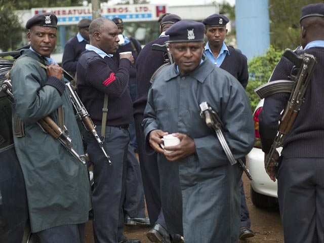 "Военные передали работу в Westgate полиции. Солдаты возвращаются в казармы", - сообщил около 18:00 по местному времени в Twitter местный телеканал Citizen TV