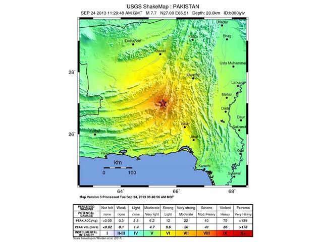 На юго-западе Пакистана в 16:29 (15:29 по московскому времени) было зафиксировано землетрясение магнитудой 7,7 (по некоторым данным 7,8), сообщает сайт Геологической службы США. Чуть позже там же произошел подземный толчок магнитудой 5,9