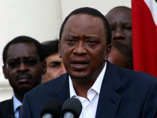 Международный уголовный суд отказал президенту Кении Ухуру Кениате в просьбе перенести дату начала судебного процесса над ним с 12 ноября этого года на январь 2014 года