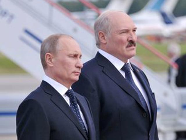 Президенты Владимир Путин и Александр Лукашенко вместе приехали в Калининград, чтобы увидеть совместные учения военных сил России и Белоруссии