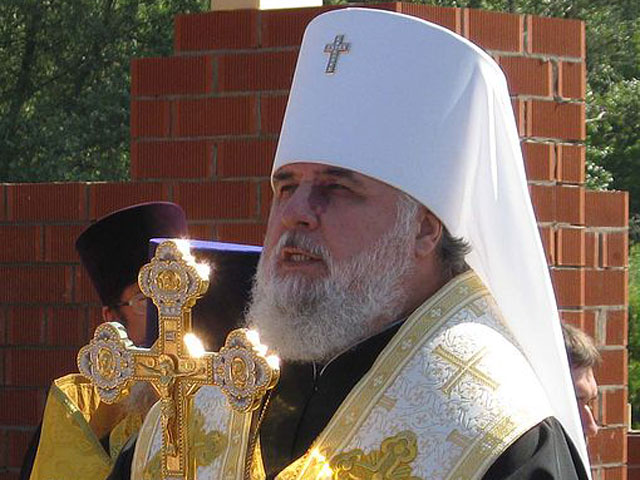Глава Пермской епархии возмущен тем, что по могиле Дягилева ходит лев, и это никого не волнует