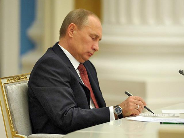Владимир Путин подписал скандальный закон о реформе РАН и создании специального агентства, которое займется управлением имуществом Академии, сообщает "Интерфакс" со ссылкой на пресс-службу Кремля