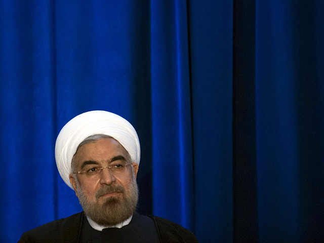 Президента Ирана Хасана Рухани, вернувшегося на родину с Генассамблеи ООН, в аэропорту забросали яйцами и башмаками