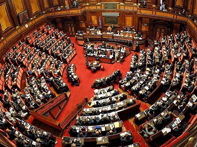 Итальянскому правительству во главе с молодым премьер-министром Энрико Леттой грозит крах. Страна оказалась на грани очередного политического кризиса