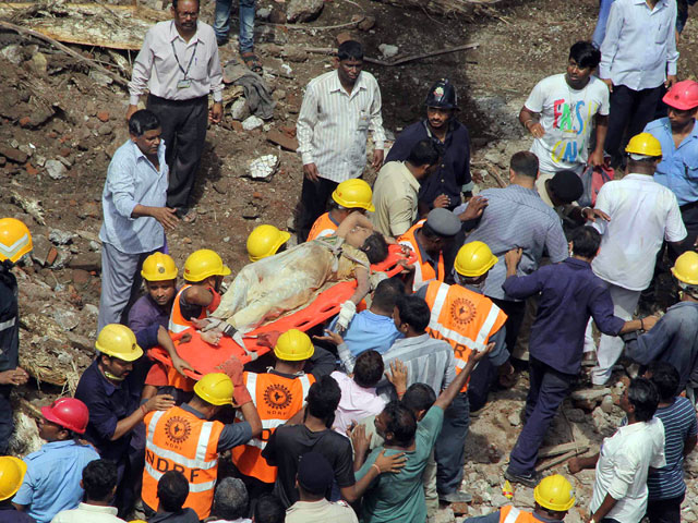 Под руинами здания в Мумбаи погиб 61 человек. Спасательные работы прекращены