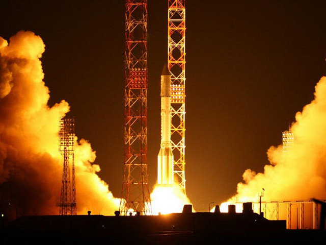 С космодрома Байконур (Казахстан) стартовала в 1:38 мск ракета-носитель "Протон-М" с разгонным блоком "Бриз-М" и космическим аппаратом Astra-2Е