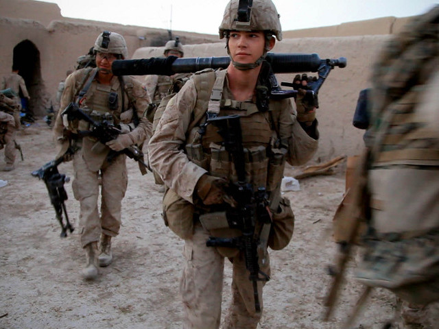 Два американских генерала подали в отставку после того, как внутреннее расследование показало, что они не предприняли должных мер по защите базы Кэмп-Бэстион в Афганистане от нападения талибов в 2012 году