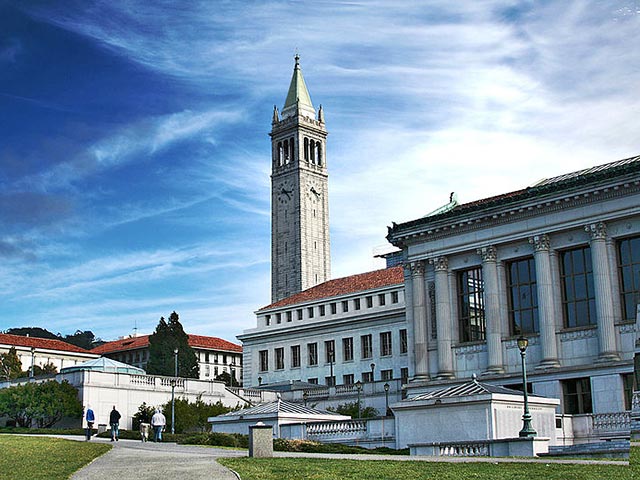 Взрыв неизвестного происхождения произошел в кампусе американского Калифорнийского университета в Беркли в понедельник вечером. В связи с ЧП была организована эвакуация