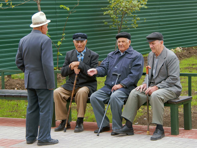 Опрос ВЦИОМ: Россия - страна неудовлетворенных жизнью пенсионеров