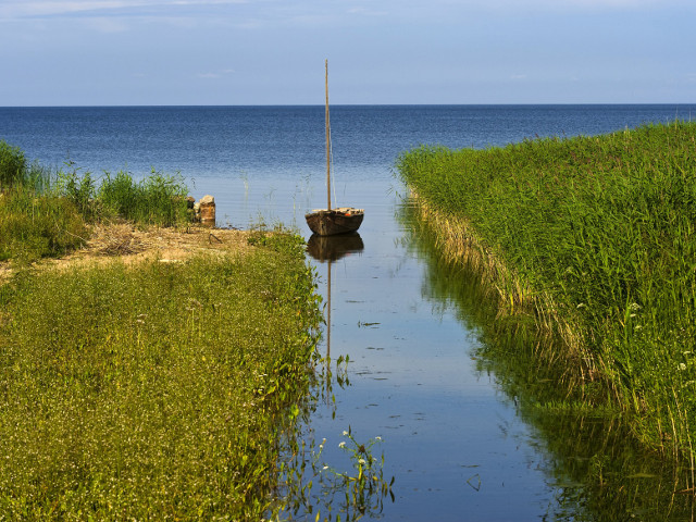 Утечка топлива с гидрографического судна департамента водных путей Эстонии привела к загрязнению Чудского озера