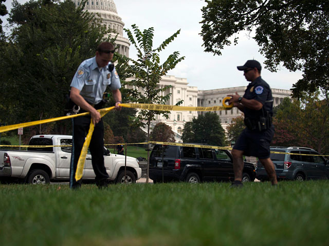 Охрана Конгресса США объявила, что его здания закрыты по соображениям безопасности в связи с сообщениями о стрельбе у стен Капитолия