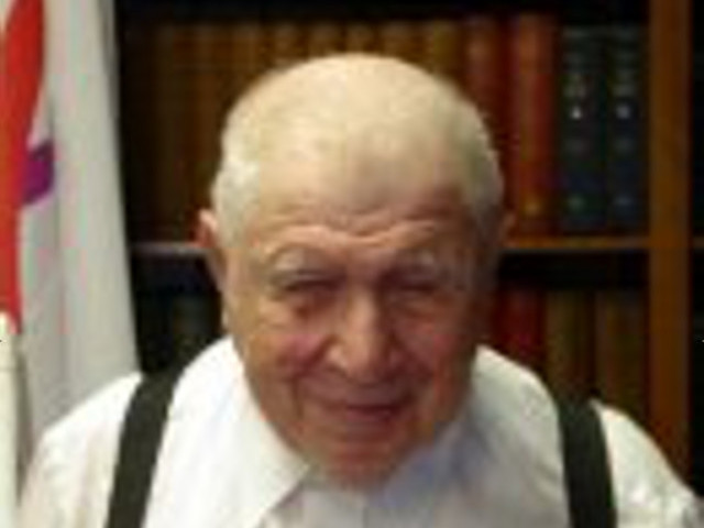 В США в возрасте 94 лет скончался изобретатель Абрахам Немет, который разработал систему, позволившую незрячим людям заниматься математикой, геометрией, физикой и другими точными науками