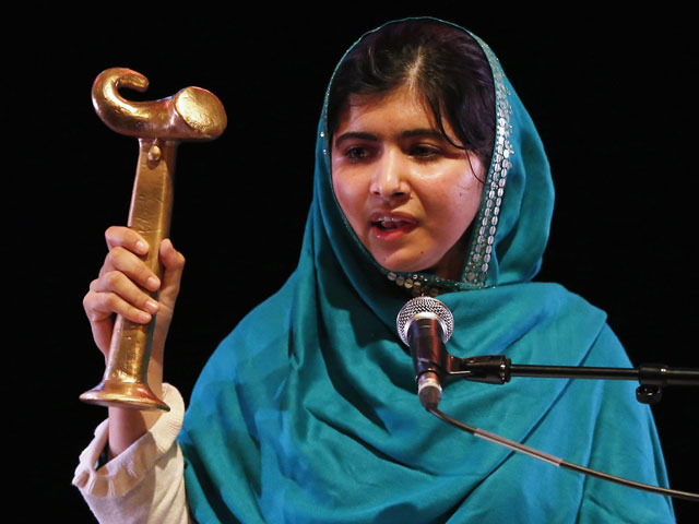 Пакистанская девочка Малала Юсуфзай получила премию имени Анны Политковской, которая присуждается женщинам, отстаивающим права человека в войнах и вооруженных конфликтах
