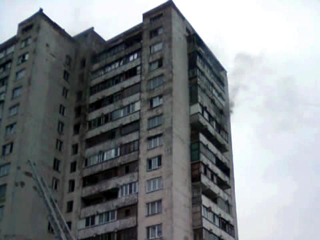 Жителей 16-этажного дома в подмосковном городе Лосино-Петровский эвакуируют из-за пожара