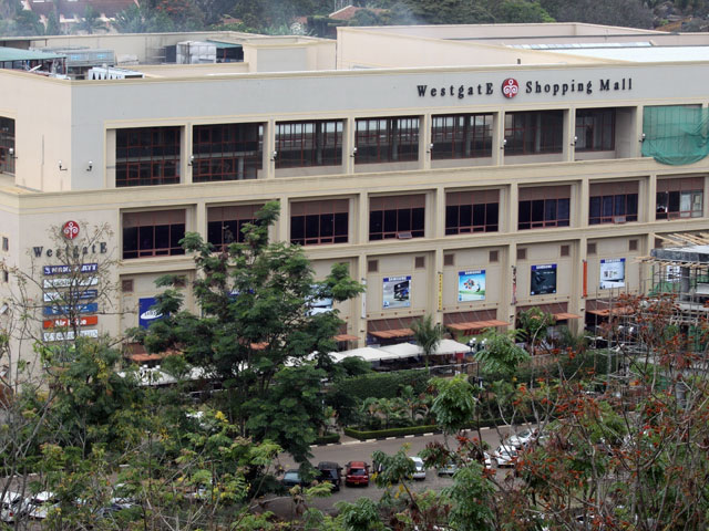 Власти Кении назвали имена боевиков, участвовавших в нападении на торговый центр в Найроби, жертвами которого стали свыше 60 человек