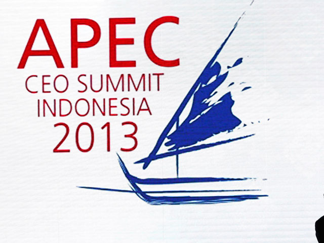Саммит Азиатско-Тихоокеанского сотрудничества (АТЭС), проходящий на острове Бали в Индонезии, отметился первым громким скандалом