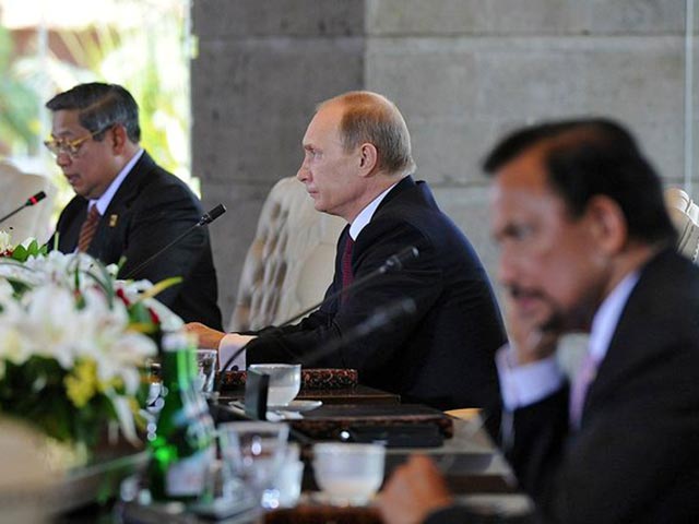 Путин позвал компании из стран АТР в Сибирь, обещал "приемлемое финансирование"