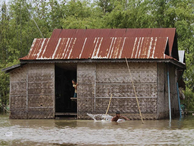 Сильнейшее наводнение в Камбодже: 15 из 23 провинций затоплено